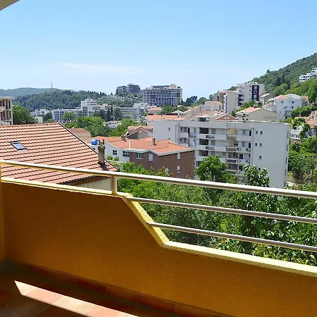 Dom V Bechichi Podgorica